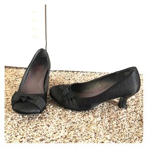 POP ladies black kitten heel pumps